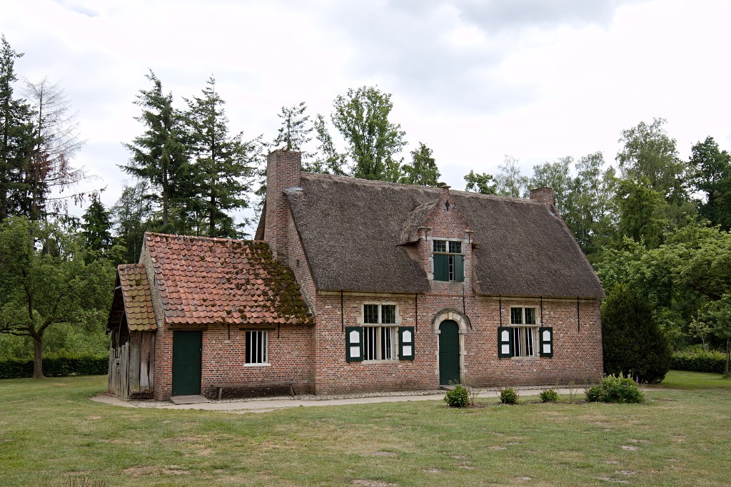 Openluchtmuseum Bokrijk museum belgie hoeve boerderij geit station molen kasteel kerk smidse